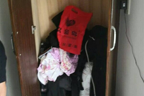 梦见衣柜里放满老公内裤，解读梦境背后的深层含义