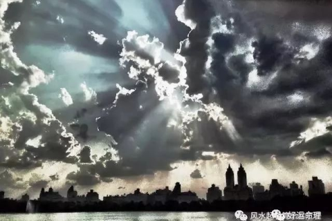梦见下雨是什么意思代表什么？解读梦境中的雨水象征