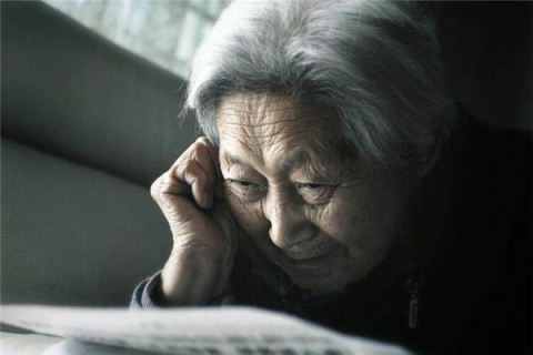 梦见逝世的母亲还活着，一场心灵深处的重逢
