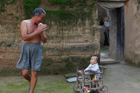 梦见已故的奶奶拉我走，一场穿越时空的情感对话