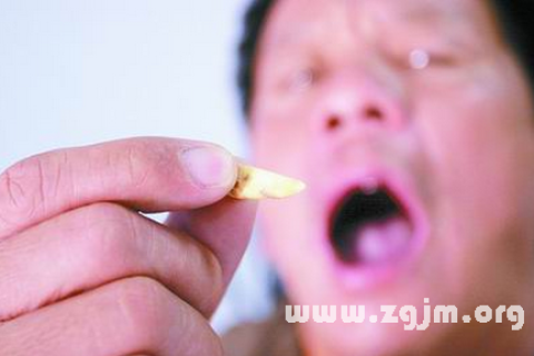 梦境解析，梦到掉牙齿还流血的深层含义与心理暗示