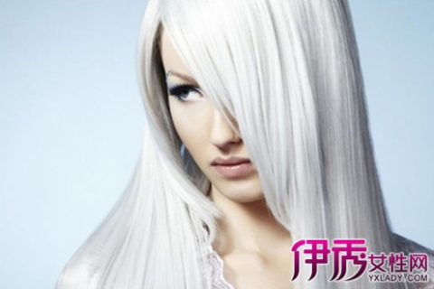 梦见白头发的女人向自己走来，梦境背后的深层含义与解析