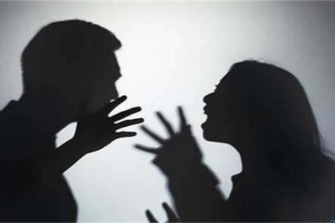 晚上总梦见与妻子离婚，这梦如何解？