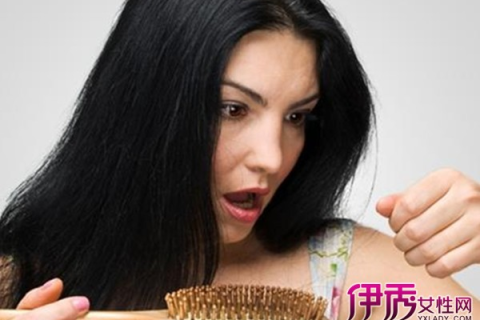 梦见自己掉头发，女性梦境中的预兆与心理解析