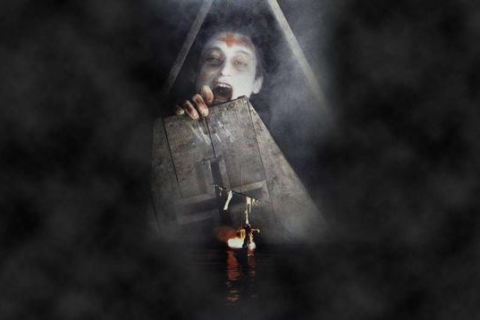19岁少女梦境中的蛇影，死亡与重生的隐秘寓言