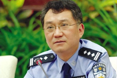 周公解梦，女儿牙齿被爸爸打掉几颗的深层含义与预兆