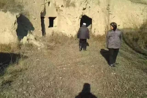 梦回故里，抬棺出村与亲人同行的深层寓意