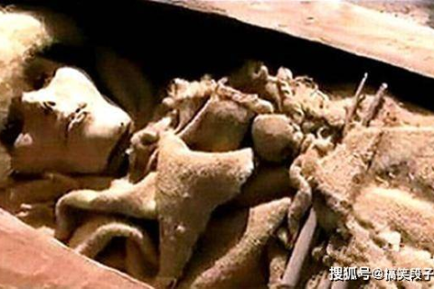 梦见出门遇见别人抬棺材我转身就走，解读梦境中的深层寓意
