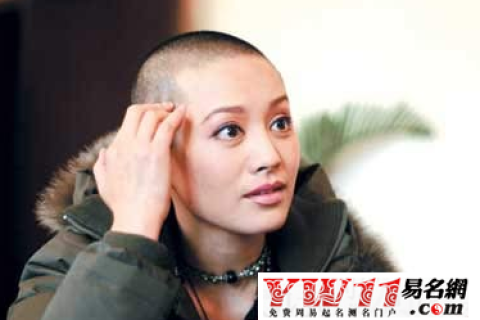 梦见自己头发大把大把的掉一会就成秃头了，探索梦境背后的深层含义