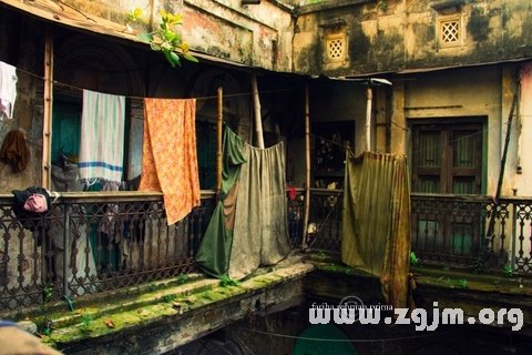 探索梦境奥秘，昨晚梦见两个老宅子的深层含义