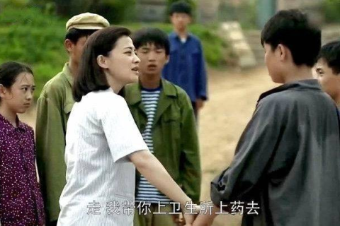 梦见父亲去世常到家里闹鬼，解读梦境中的情感与心理