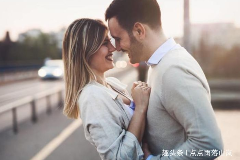 我梦见我老公掉水里，梦境背后的情感与心理解析