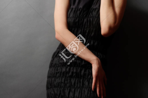 梦境解析，梦见几个女人穿黑色衣服的深层含义