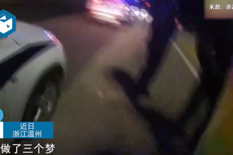 梦境解析，梦见长新牙，旧牙脱落与满嘴新牙的象征意义