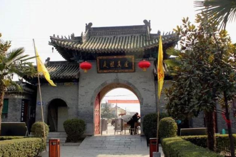 梦境中的生死轮回，连续数日梦见死人、坟墓与对话的深层解析