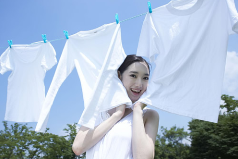 梦见晒衣服晾衣服的深层含义与象征解读