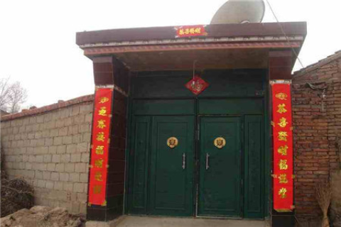 周公解梦，老家院子双门现，同学邻居梦中现