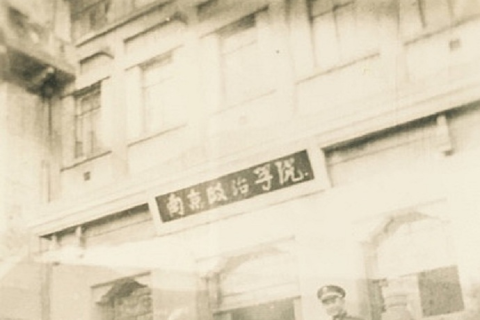 梦回故里，泪别家园，解读梦中的离别与情感纠葛