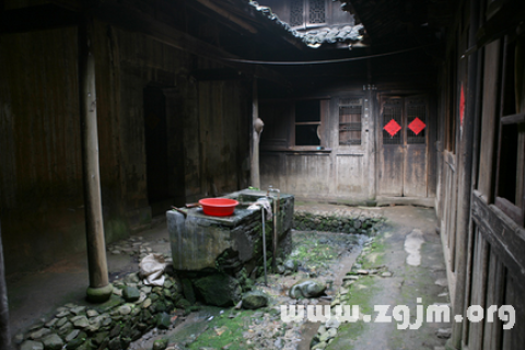 周公解梦，梦见房屋漏雨，预示什么？