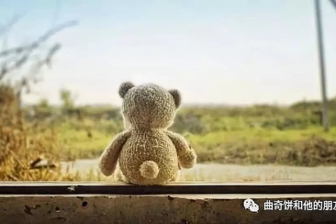 梦境与现实的交织，梦见生活中朋友死去又活过来的深层解读