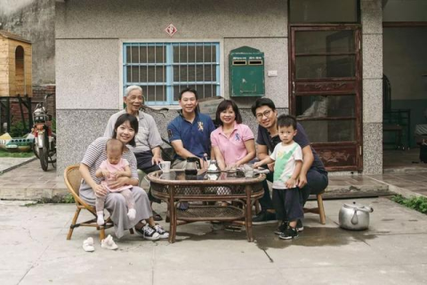 梦回旧时光，与已故双亲共居新居的温馨启示