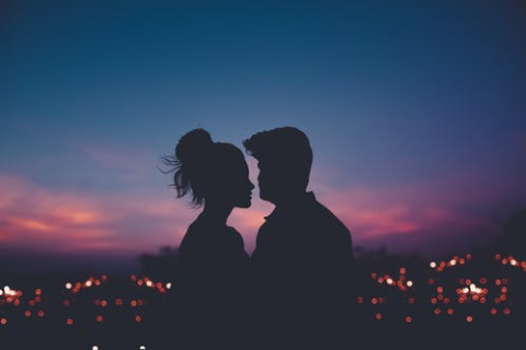 解析梦境背后的情感纠葛，为何结婚多年后仍梦见前任男友？