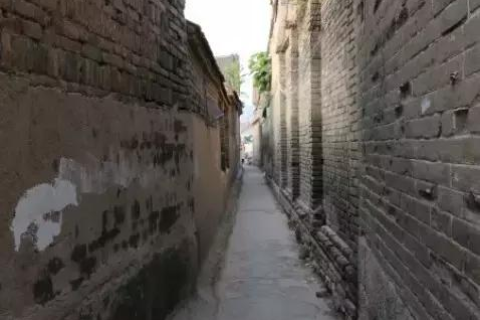 刚和女友分手，梦境中的纠缠，解析梦境背后的情感挣扎
