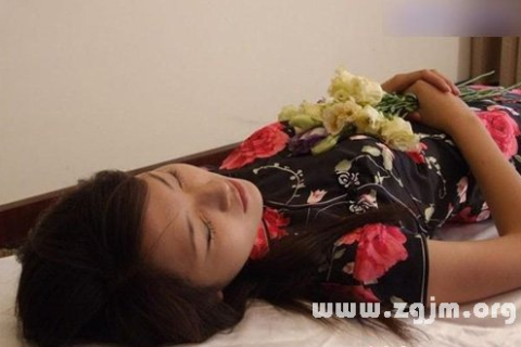 梦见死女尸的解梦密码，探索梦境背后的深层含义