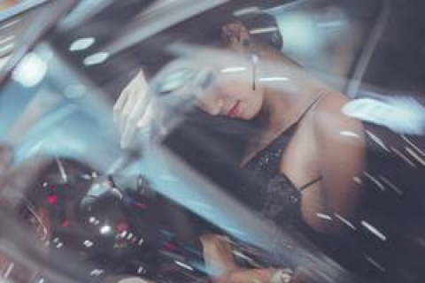 梦境的迷雾，解析梦见女友与异性拥抱的深层含义
