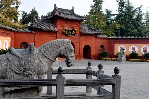 梦境探秘，梦见寺庙关着门的意义与心灵启示