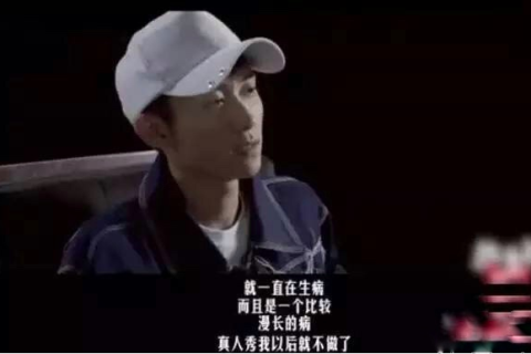 母亲梦境中的忧虑，儿子女友昏倒在厕所的深层解读