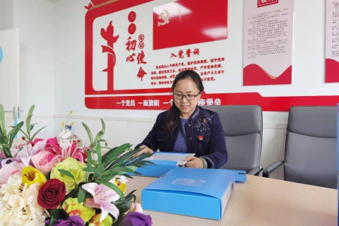 梦见家里有棺材里面是不认识的人，探索梦境背后的深层含义