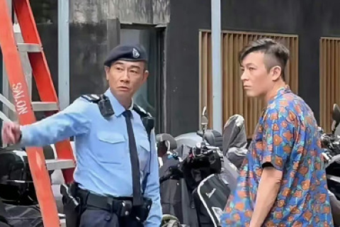 梦境中的重逢，解析梦到死去的人跟你打招呼的深层含义