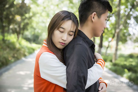 梦境交织的情感迷雾，解析梦见男友与他人相亲的复杂心理