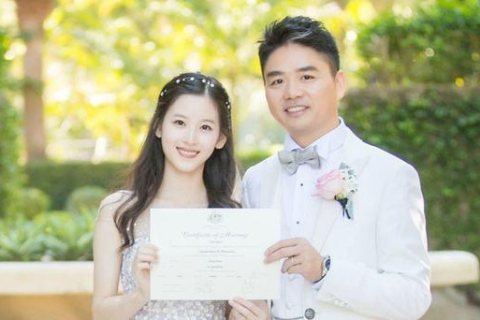 梦境交织的情感纠葛，前男友的到访与婚姻的深层启示