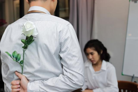 梦境与现实交织，解析同事梦见你与现男友生小孩的深层寓意
