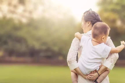 梦境解析，我妈妈梦见我被大水冲走的深层含义与心理解读