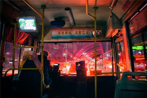 梦境之旅，解析做梦梦见坐公交车的深层含义