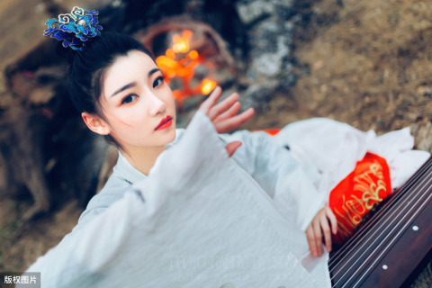 梦境中的对话，解析梦见已死之人与自己说话的深层含义