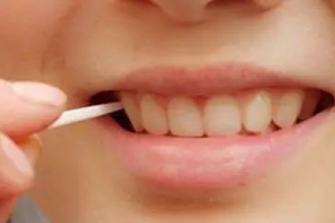 梦境中的牙齿脱落与亲人离世的微妙联系，解析两次掉牙梦境的深层含义