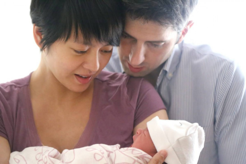 梦见自己媳妇生孩子，寓意、解析与心灵启示