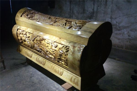 我昨晚做梦梦到给死人做棺材，梦境背后的深层含义与解析