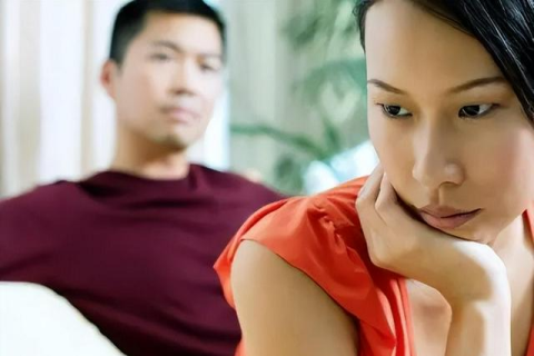 梦到掉头发是什么预兆？周公解梦为你揭秘梦境背后的深意