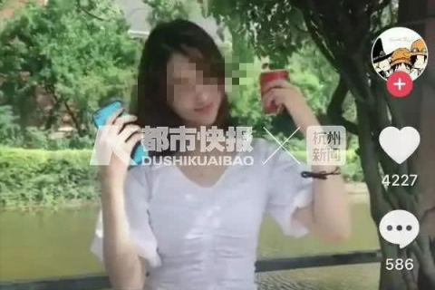 梦境交织，在熟悉家中与前男友的重逢与情感纠葛