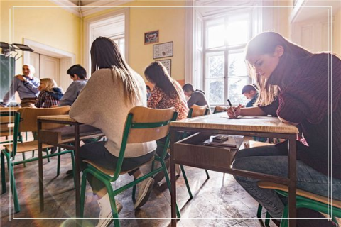 梦境的迷雾，解析好几次梦见自己喜欢的人不再理会自己的深层含义