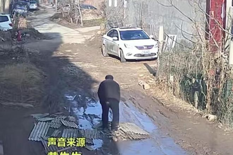 周公解梦，梦见老屋遭大雨侵袭，瓦片脱落的深层寓意