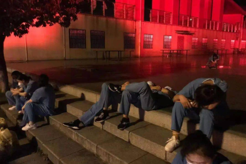 梦见自己的孩子被人偷了大哭泣，梦境背后的深层含义与心理解析