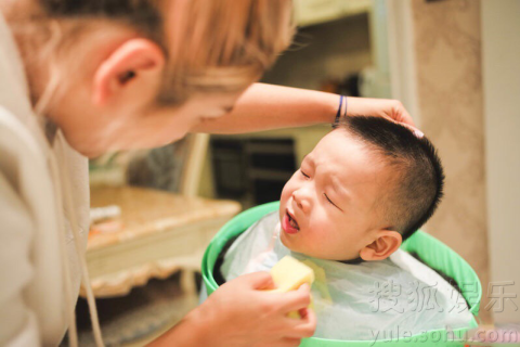 梦见儿子给我剪头发，家庭情感与自我转变的深层解读