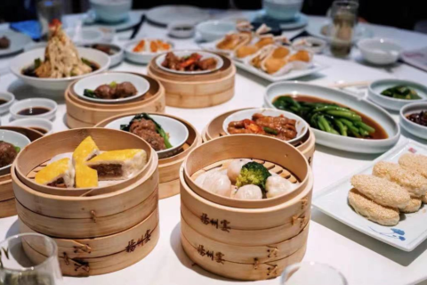 梦见朋友跟他女朋友打架，梦境背后的深层含义与解析