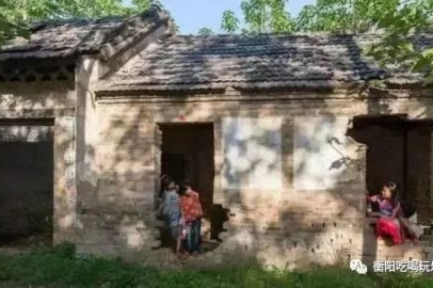 周公解梦，梦见房屋倒塌，他人获赔——寓意深长的梦境解析